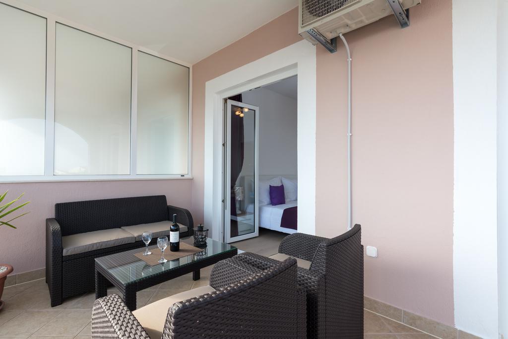 Apartments Blue Lagoon Trogir Exterior photo