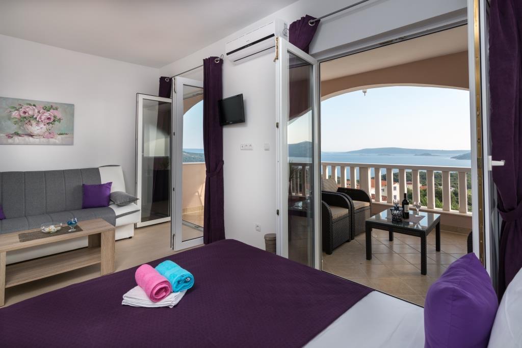 Apartments Blue Lagoon Trogir Exterior photo